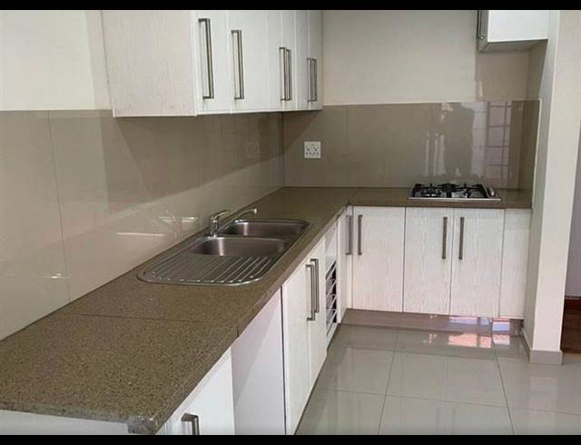 1 BEDROOM PROPERTY TO RENT IN GALLO MANOR